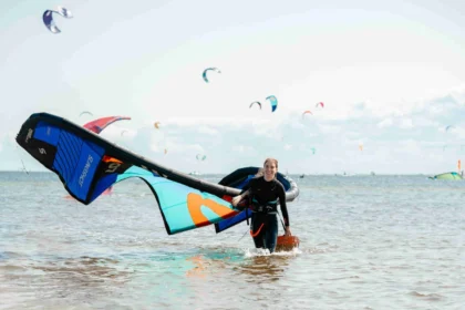 kitesurfing poland (4) girls on kitesurfing in Poland